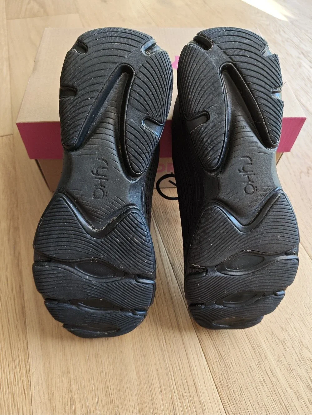 Ryka Womens Black Devotion LS Walking Shoe, Size 8.5 EUC